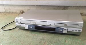 N 家電16】Panasonic パナソニック VHSデッキ DVDプレーヤー 一体型 ビデオデッキ NV-VP32 2005年製 通電確認済 現状