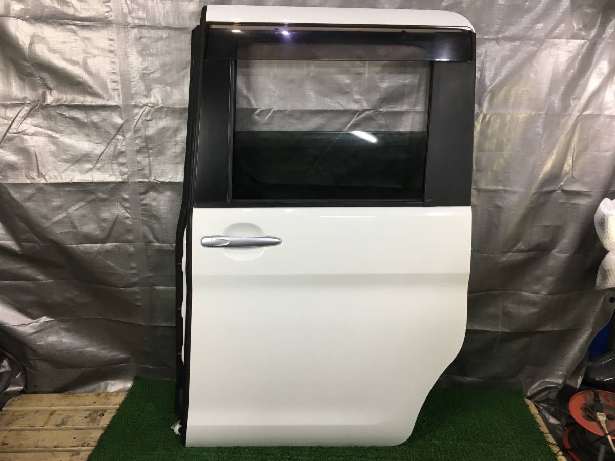 タント LA600S リアドア左 管理番号 4530-