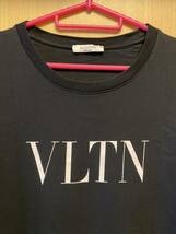 正規 20SS VALENTINO ヴァレンティノ VLTN 白 ロゴ クルーネック Tシャツ 黒 L UV3MG10V3LE_画像2