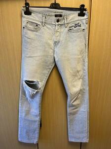 国内正規 18SS Saint Laurent Paris サンローランパリ Hedi Slimane ニークラッシュ ライト インディゴ デニム 28 526883 Y852L