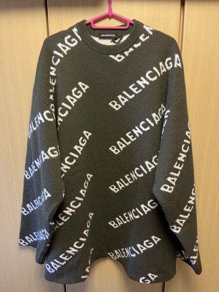 正規 18AW BALENCIAGA バレンシアガ ALL OVER LOGO CREWNECK KNIT ジャカード 総柄 ロゴ ウール ニット カーキ XS 623283 T1567