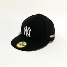 NEW ERA ☆ ニューヨークヤンキース 定番 人気 ロゴ キャップ ブラック 黒 7 3/8 58.7cm ストリート メジャーリーグ ニューエラ■SHW147_画像1
