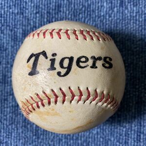 阪神タイガース　Tigers ロゴ球　球団公式　練習球