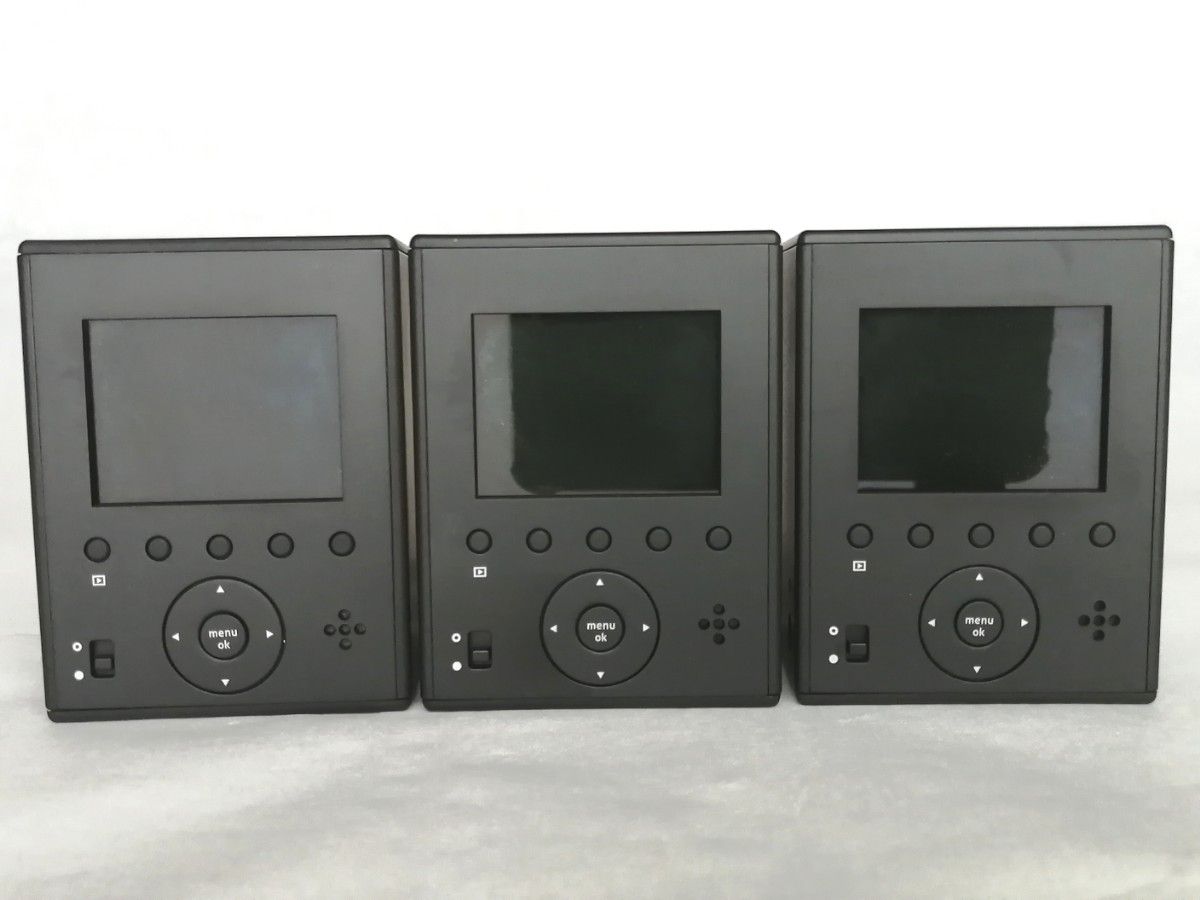 ストック品 蓄電不良サンアンドクラウド2台 白黒 パワーショベル ストック品 蓄電不良サンアンドクラウド2台 白黒 パワーショベル