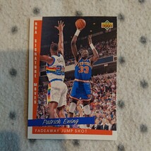 UPPER DECK 1993 ☆ NBA SIGNATURE MOVES 4枚セット ☆ CHRIS MULLIN , ISIAH THOMAS , PATRICK EWING , CLYDE DREXLER ☆ NBAカード_画像6