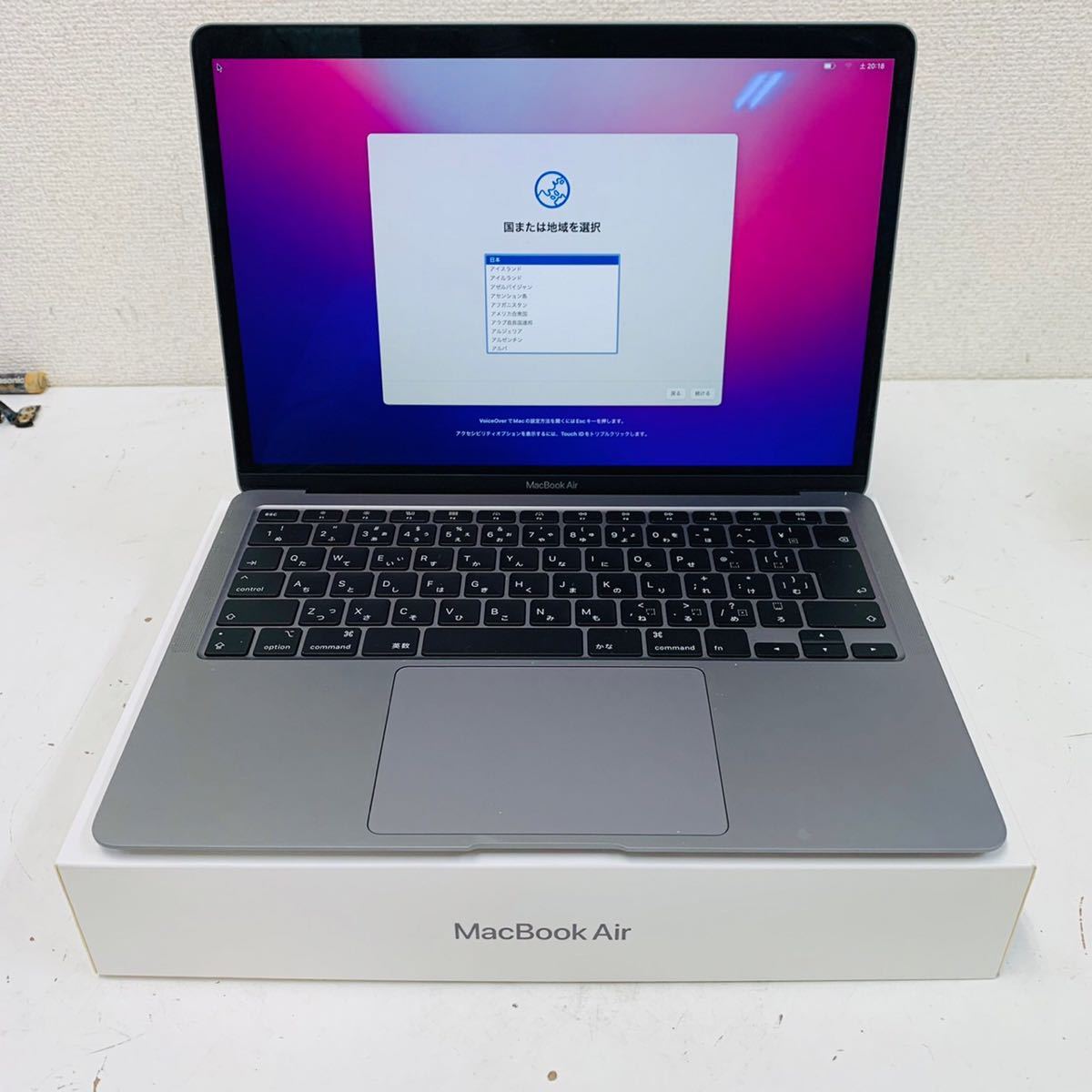 Apple MacBook Air Retinaディスプレイ 1100/13.3 MWTJ2J/A [スペース