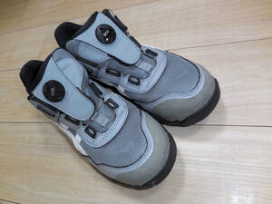  美品 アシックス 安全靴 ウィンジョブ CP209 BOA グレー 26cm