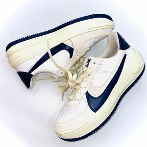 NIKEナイキWMNS エアフォース1 PLT.AF.ORM FB8481-100 白紺　25cm