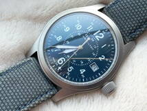 美品　HAMILTON　ハミルトン　カーキ　クオーツメンズ腕時計　38ｍｍ　H682010　ネイビーカラー_画像3