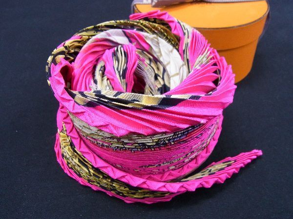 Yahoo!オークション -「エルメス スカーフ プリーツ」(スカーフ) (服飾