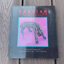 OAXACAN WOOD CARVING オアハカ　ウッドカービング　洋書　マヌエル　ヒメネス　サンティアゴ　ファミリー_画像1