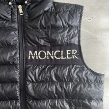 【正規/極美品】1000円〜!! MONCLER モンクレール LARUNS GILET 18年 ナイロンダウンベスト 3 Lサイズ メンズジャケット ネイビー 定番_画像4