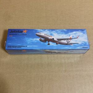 ■Premier Planes Jetstar★ 1/200 A320 スナップフィットモデル【未使用品】■