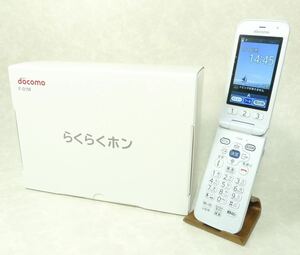 9232【一式あり/美品/SIMロック解除済み】らくらくホン　F-01M　ホワイト　送料無料 保証あり　4G携帯【即決】