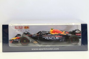 スパークモデル 1/43 オラクル レッドブル RB18 2022 F1 シンガポールGP ウィナー #11 S.ペレス　S8560　510CE/50