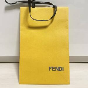 FENDI フェンディ　ショッパー　紙袋　手提げ袋　ハイブランド　プレゼント　お渡し用