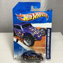 【Walmart限定 レッドラインタイヤ】☆ホットウィール☆　カスタム　フォルクスワーゲン　ビートル　青　フレイムス　Hot Wheels _画像2