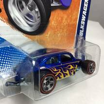 【Walmart限定 レッドラインタイヤ】☆ホットウィール☆　カスタム　フォルクスワーゲン　ビートル　青　フレイムス　Hot Wheels _画像4