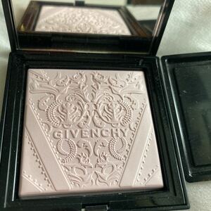 Givenchy poodle lumiere face powder of tulle cunle counger powder cafties goods