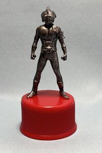 ◆仮面ライダー アマゾン 仮面ライダーアマゾン フィギュア ボトルキャップ 赤 中古