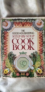 The Good Housekeeping Step-by-Step Cook Book Hardback Book 料理本　 Housekeeping ステップバイステップ 【管理番号YCP本60-1-309】
