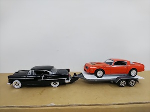 ■MOTOR MAXモーターマックス 1/43 1955 CHEVY BELAIR & 1977 PONTIAC FIREBIRD ベルエア ファイヤーバード モデル牽引車付きミニカー