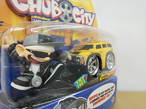■ Jada Toysジャダトイズ CHUB CITY w/Chrysler 300C クライスラー 人形付きプルバックミニカー