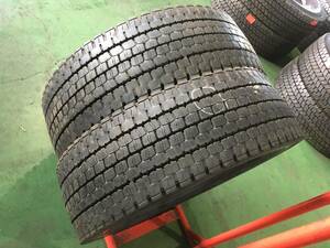 x769-3-9 ☆245/70R19.5 中古2本♪ ダンロップ SP001 スタッドレス 残溝10ｍｍ　k80