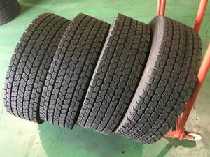 x838-3-10 ☆245/70R19.5 中古4本♪ ヨコハマ ZEN902ZE 残溝11ｍｍ 2021年製 スタッドレス ！ 　k160