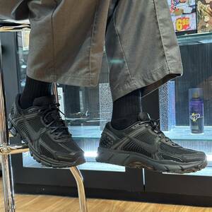 ナイキ ズーム ボメロ 5 SP NIKE Zoom Vomero 5 SP ブラック/ブラック BV1358-003 US8 26CM