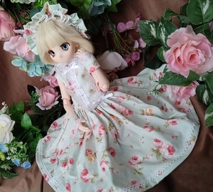 アゾン４５用の服AF238（ａ・緑花）ＭＤＤ・ＤＤＰ・オビツ５０にも