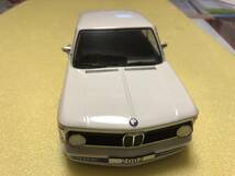 モデルカーグループ　ＢＭＷ２００２ターボ 1/18_画像1