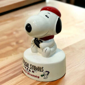 23T447_1 非売品 SNOOPY ユニバーサルスタジオジャパン/ニッセイ コラボ 貯金箱 陶器 スヌーピー オブジェ 飾り