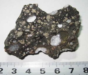日本の鉱物　長崎県生月町生月島のコウルス沸石、菱沸石　約５０ｇ