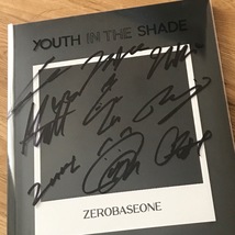 ZEROBASEONE(ZB1)◎韓国1stミニアルバム「YOUTH IN THE SHADE」YOUTH ver.◎直筆サイン_画像2