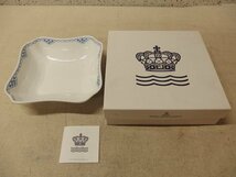 1030377w【ROYAL COPENHAGEN 深皿 角皿 578 箱入り/しおり付】ホワイト×ブルー系/最大21.9×21.9×H6.4cm程度/中古品_画像1