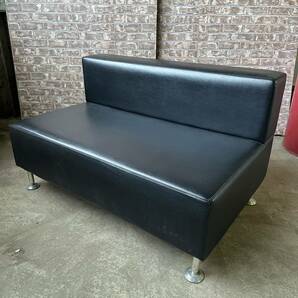 K1792 ソファ 黒 119×74×71㎝ 応接室 会議室 オフィス家具 椅子 店舗 シック シンプル 現状品の画像1