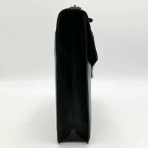 プラダ ビジネスバッグ ブリーフケース 黒 ブラック シルバー金具 サフィアーノレザー A4&PC収納可 PRADA ロック式 鍵付き ギャラ付_画像3