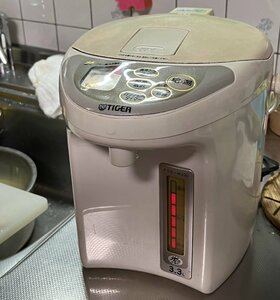 お湯沸きます！給湯もOK　３．３L タイガー マイコン 電動ポット PDE-M330 　現場 職場 キャンプ 車中泊 などに！