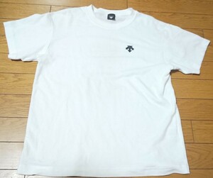 デサント　DESCENTE　白　半袖Tシャツ　S　　　胸囲88　身長165　向き