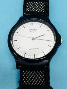 (Z43)釣り・アウトドアに(*'▽')カシオMQ-24（電池交換済み）ブラック・メンズスポーツウォッチUSED（送料全国一律185円）素敵な時計です。