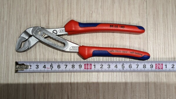 クニペックス【KNIPEX】180㎜　8805-180 アリゲーターウォーターポンププライヤー　新品未使用★在庫あり