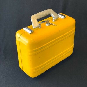  super rare yellow cab color Zero Halliburton ZERO HALLIBURTON ELITE Vintage aluminium case S gun case * camera case also.