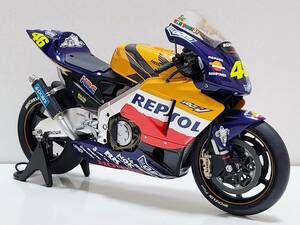 タミヤマスターワーク 1/12 MotoGP 2002年 REPSOL HONDA RC211V #46 V.ロッシ　完成品