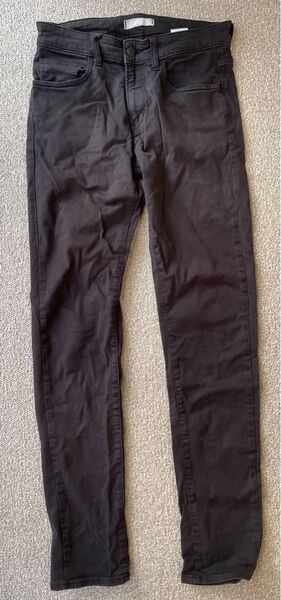 UNIQLO カラー ジーンズ 黒