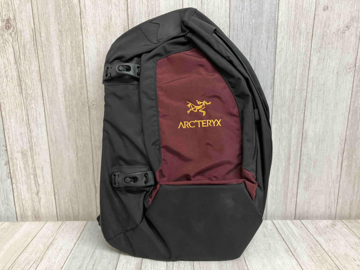 Yahoo!オークション -「arcteryx quiver ワンショルダーバッグ」の落札