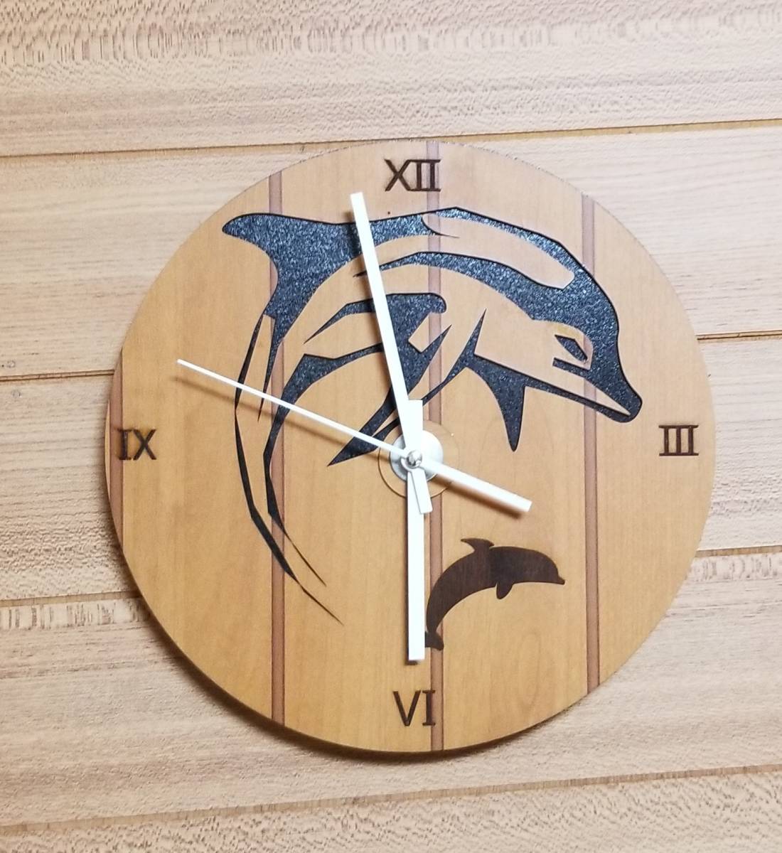 ●Handmade wall clock, dolphin pattern, silent movement, handmade works, interior, miscellaneous goods, others