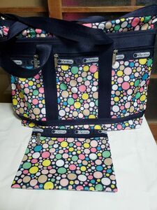 新品に近い美品LeSportsac、ト-トバック、ポ-チ付き、水玉柄紺色