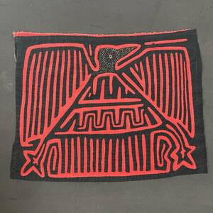 モラ刺繍　赤い鳥　A10c パナマ モラ族 MOLA 手芸 モラ族 パッチワーク ランチョマット 民族工芸 プリミティブ 