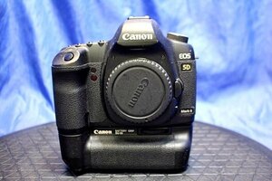 CANON/キヤノン デジタル一眼レフカメラ ★ EOS 5D MarkⅡ/ボディ バッテリーグリップ付　 47065Y